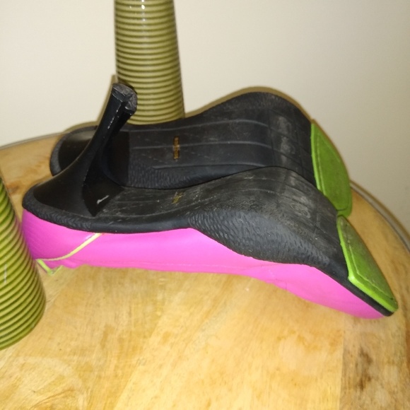 Pumps - Picture 3 of 5